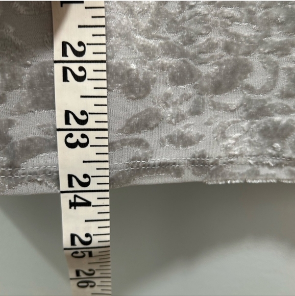 White House Black Market Gray Velvet Long Sleeve Top Sz S NWT - Picture 6 of 10